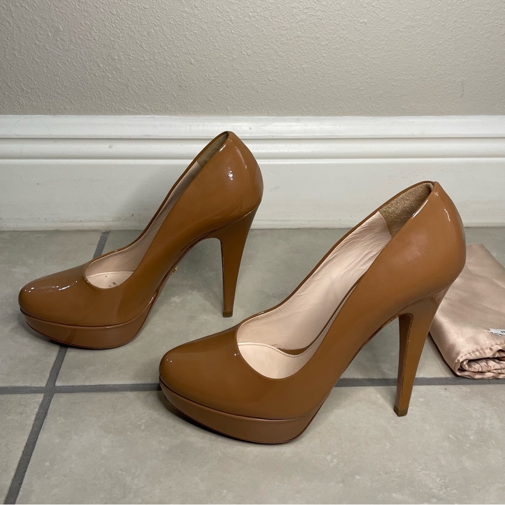Prada Patent Leather Camel Beige Platform Almond Toe Pump size 37 - Picture 5 of 13
